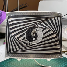 Tải hình ảnh vào trình xem Thư viện, Perfect Design Lamp Shade for special occasions
