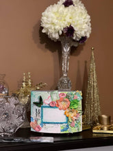 Load image into Gallery viewer, How to design a Mixed media Lamp shade design
